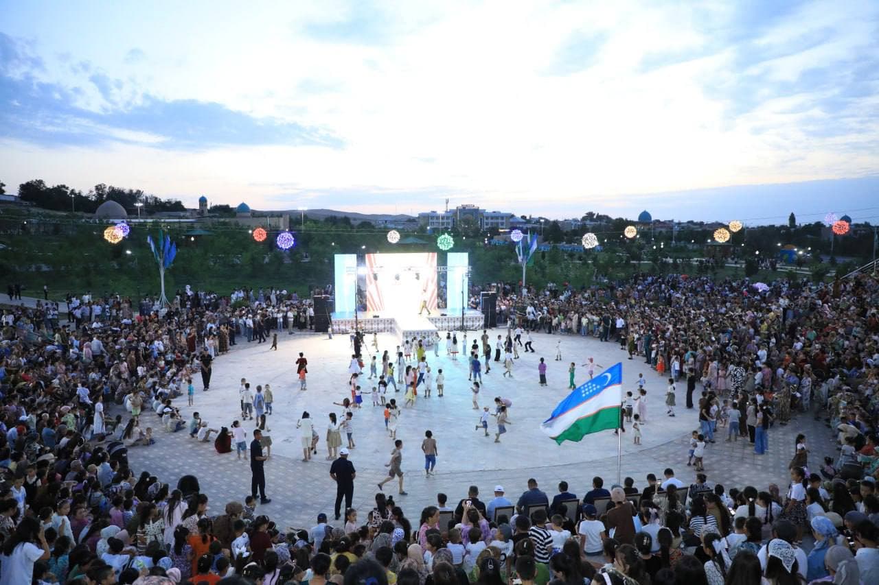 Nurota tumanida “Yangi O‘zbekistonni yoshlar quradi!” shiori ostida gala-konsert dasturi bo‘lib o‘tdi