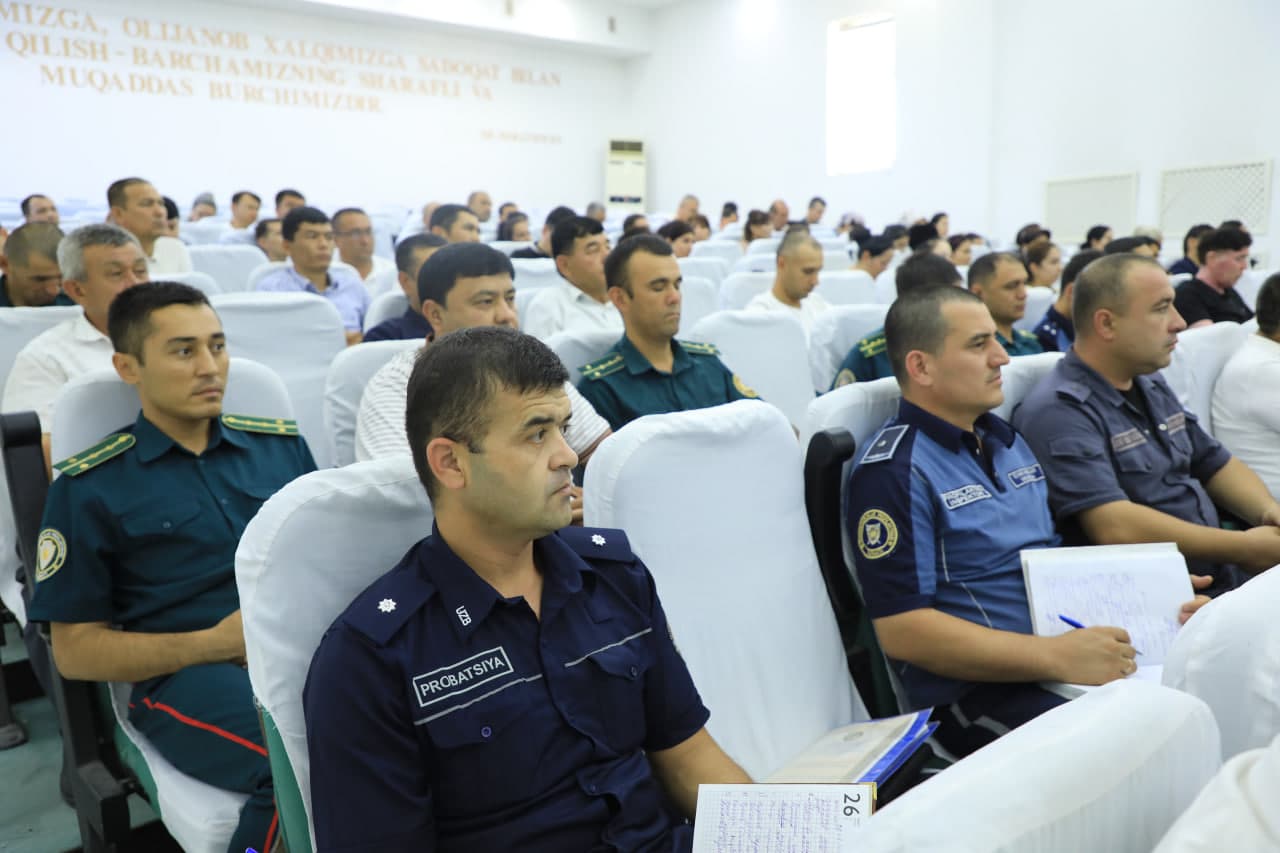 Nurota tumanida jinoyatchilik va huquqbuzarliklar profilaktikasiga bag‘ishlangan kengaytirilgan tanqidiy yig‘ilish o‘tkazildi