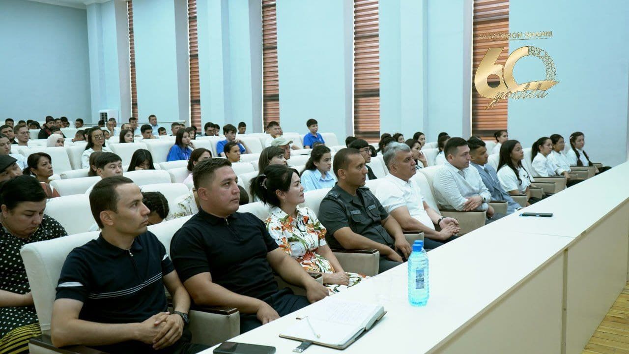 В ГОРОДЕ ЗАРАФШАН СОСТОЯЛАСЬ ВСТРЕЧА МОЛОДЁЖНЫХ ЛИДЕРОВ И ВЫПУСКНИКОВ ВУЗОВ