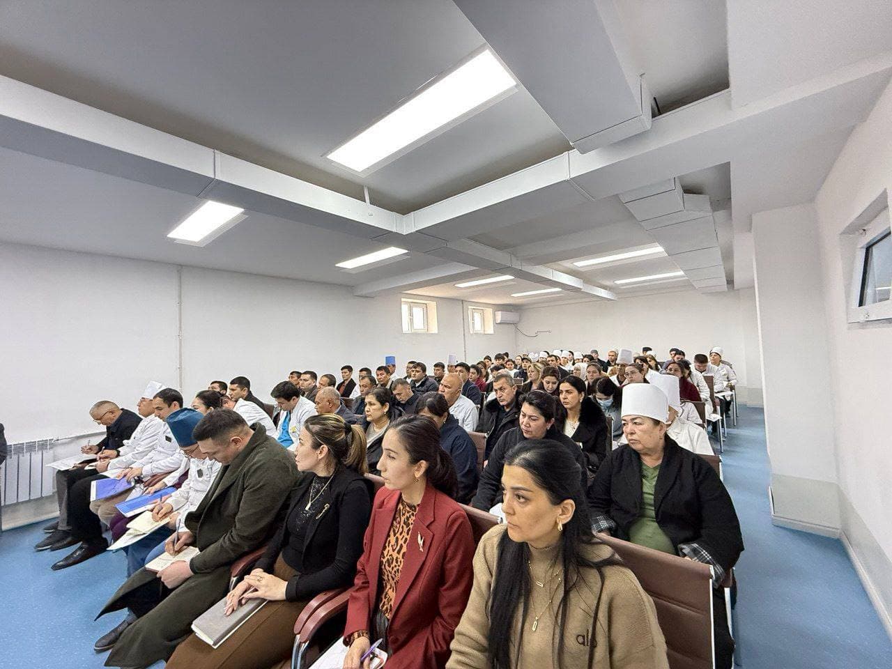 Zarafshon shahar tibbiyot birlashmasida kengaytirilgan yig‘ilishi bo‘lib o‘tdi