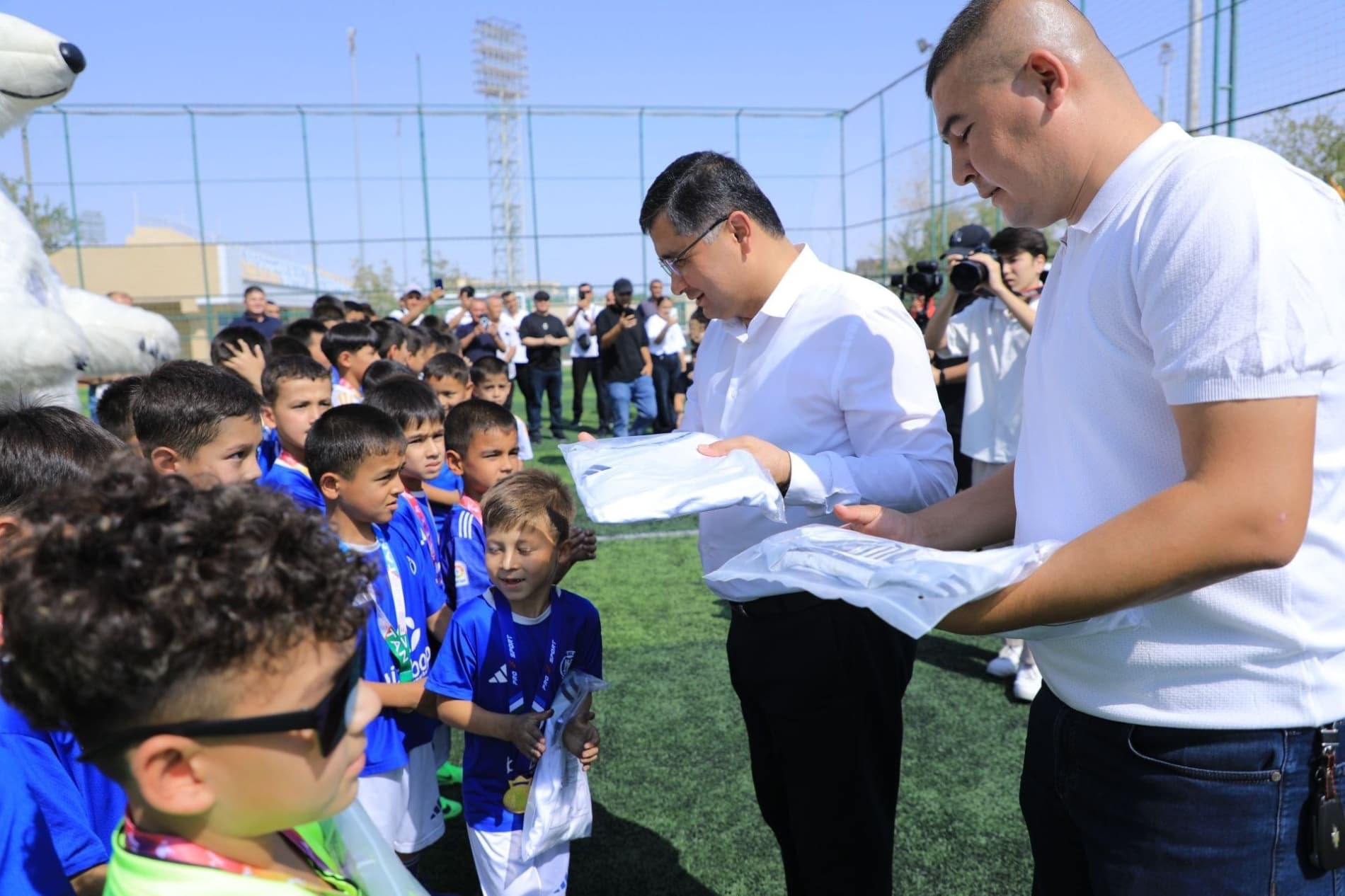 Muhtaram Prezidentimiz tomonidan "Payshanba — yoshlar kuni" deb eʼlon qilingan edi.