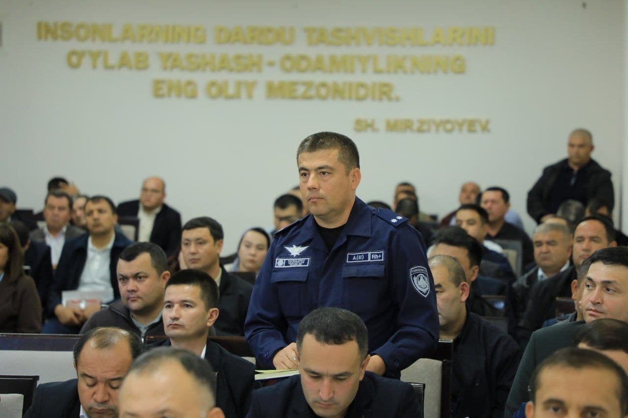 Today, October 5, an administrative meeting was held under the chairmanship of Zarafshan city mayor Nazirbek Rahmanov.