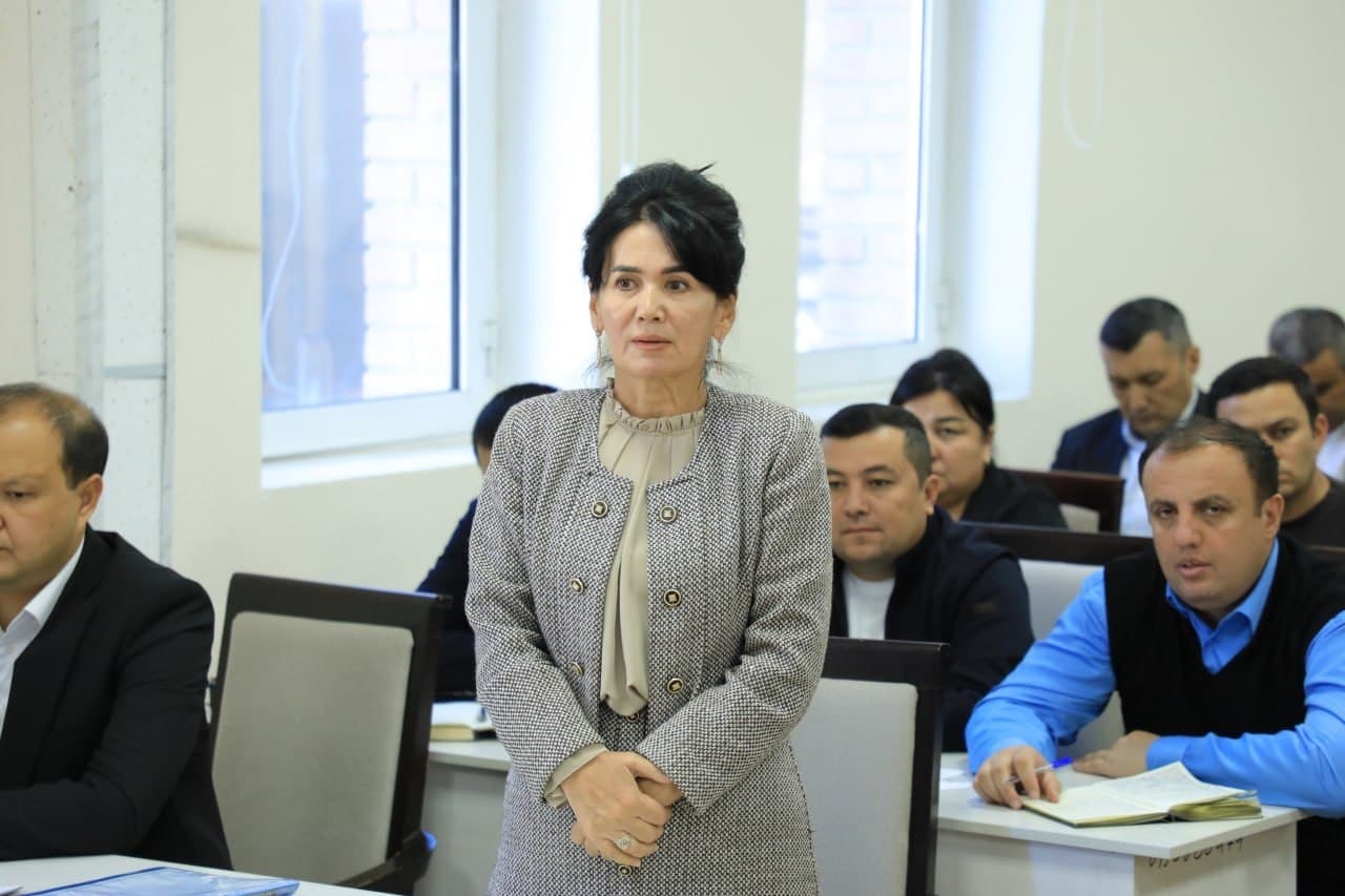 Today, October 5, an administrative meeting was held under the chairmanship of Zarafshan city mayor Nazirbek Rahmanov.