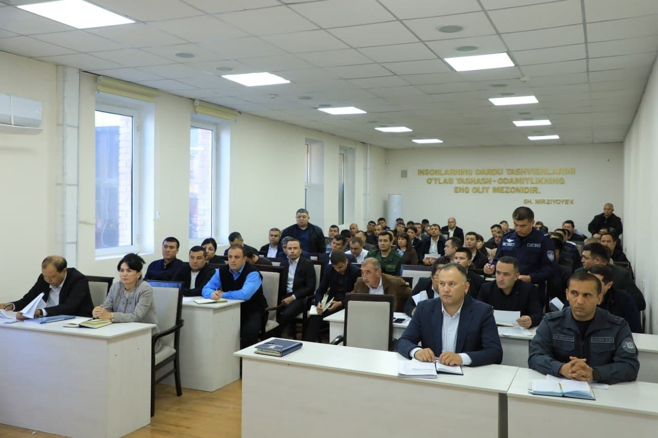 Today, October 5, an administrative meeting was held under the chairmanship of Zarafshan city mayor Nazirbek Rahmanov.