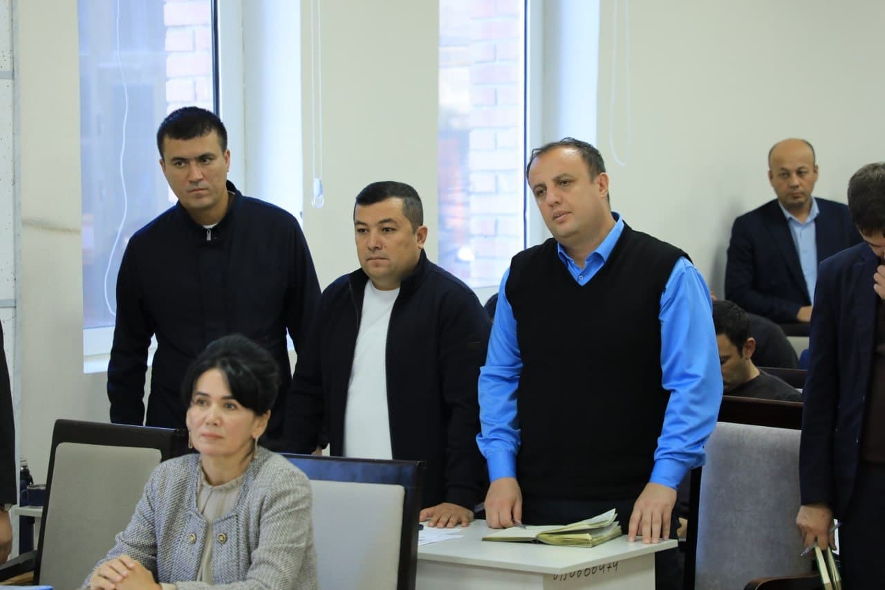 Today, October 5, an administrative meeting was held under the chairmanship of Zarafshan city mayor Nazirbek Rahmanov.