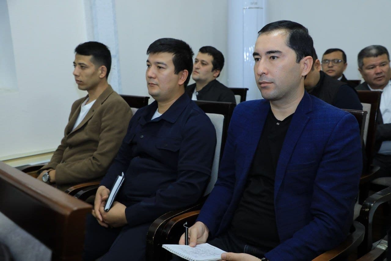 Aholi bandligini ta’minlash, kambag‘allikni qisqartirish, oilalardagi ijtimoiy muammolarning oldini olish hamda mahallalar obodligini ta’minlash — Zarafshon shahrida amalga oshirilayotgan ishlarning muhim yo‘nalishlaridan biridir.