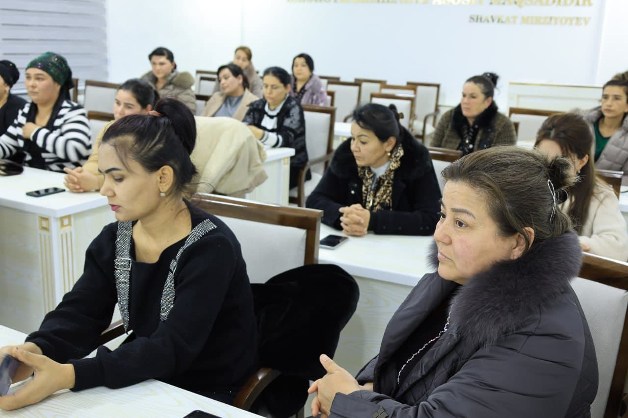 Karmana tumanida tadbirkor ayollar bilan ochiq muloqot o‘tkazildi
