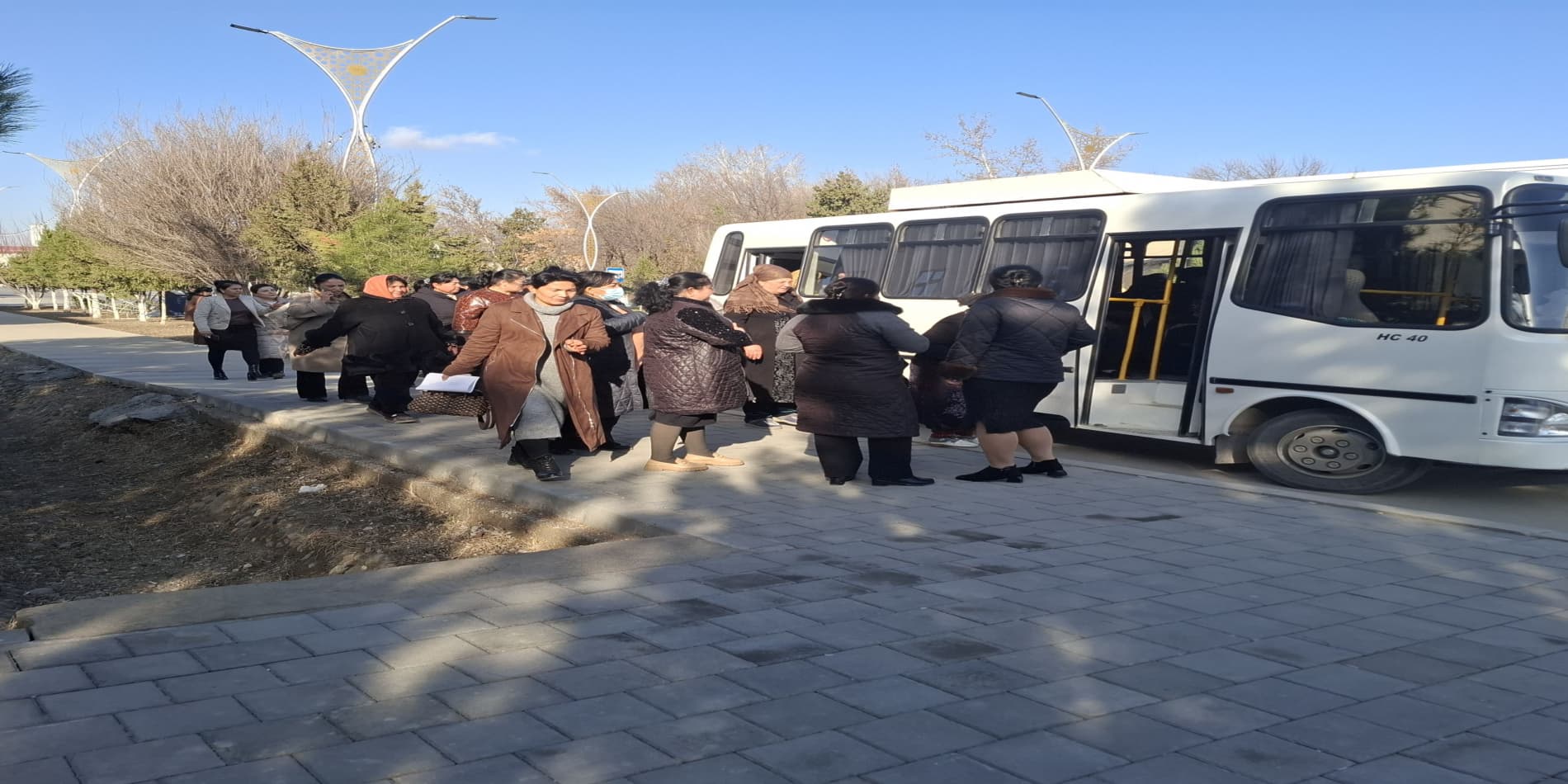 Karmana tumanidagi ishsiz xotin-qizlar uchun ishlab chiqarish korxonasiga ekskursiya tashkil etildi