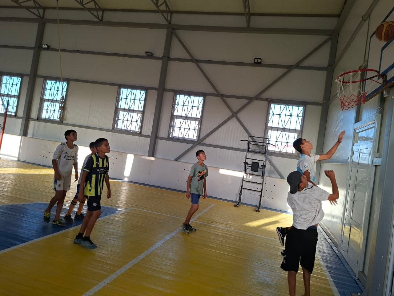 “Dolzarb 90 kun” loyihasi doirasida sport musobaqalari tashkil etildi