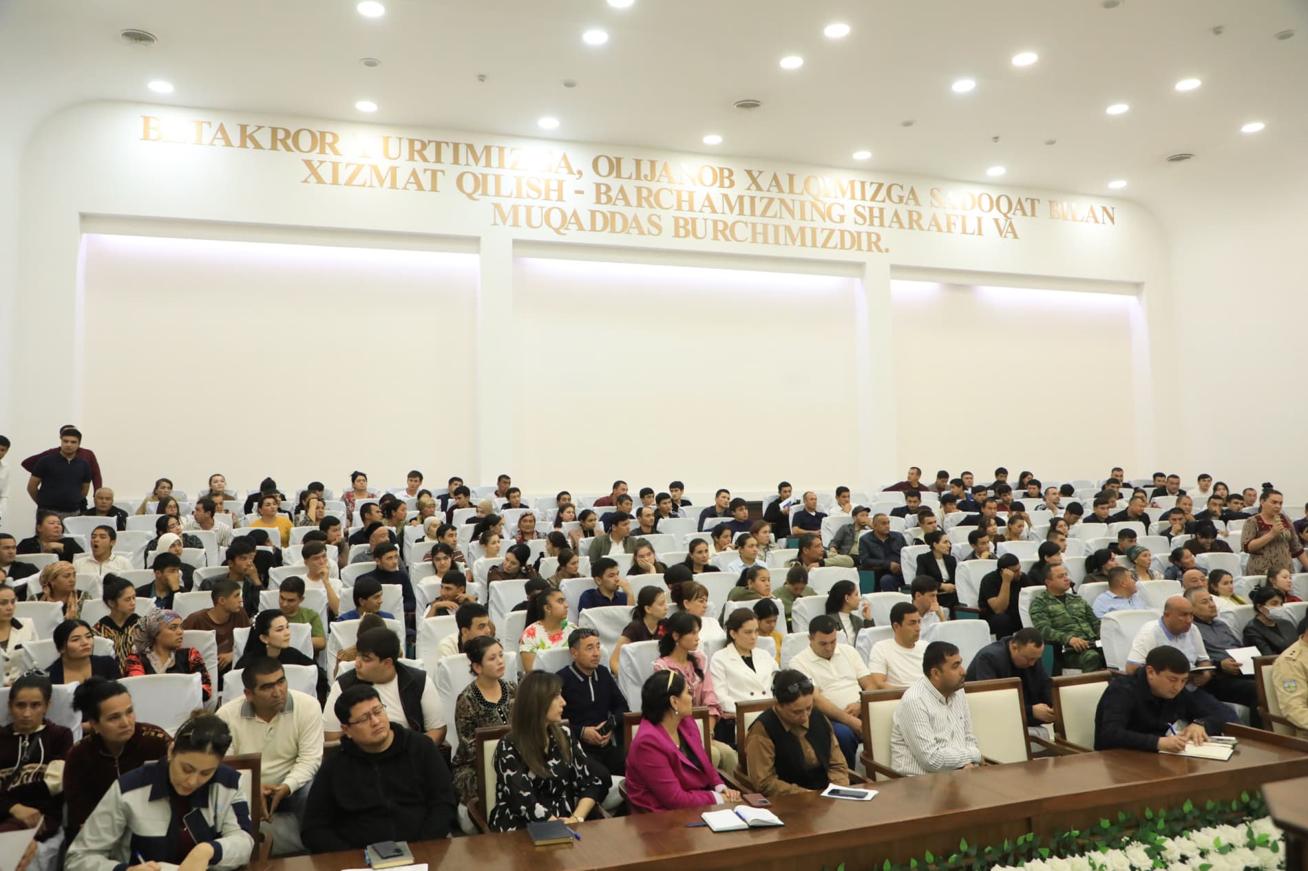 KARMANADA YOSHLAR BANDLIGINI TA’MINLASHGA QARATILGAN MEHNAT YARMARKASI O‘TKAZILDI.