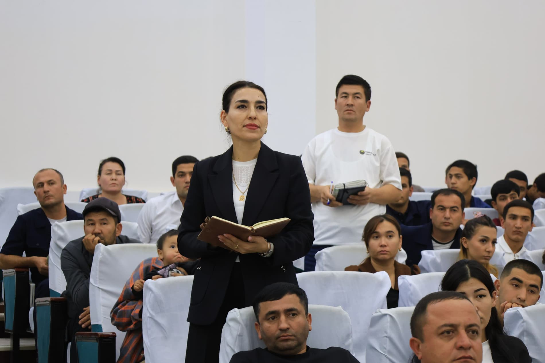 KARMANADA YOSHLAR BANDLIGINI TA’MINLASHGA QARATILGAN MEHNAT YARMARKASI O‘TKAZILDI.