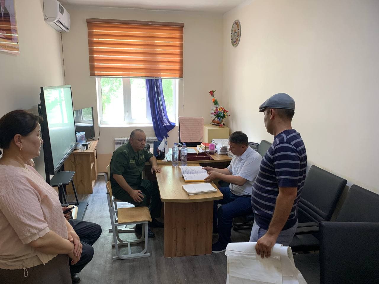 tumani hokimi 10-sonli maktabning 132 o‘rinli qo‘shimcha bino qurilishi bilan tanishdi