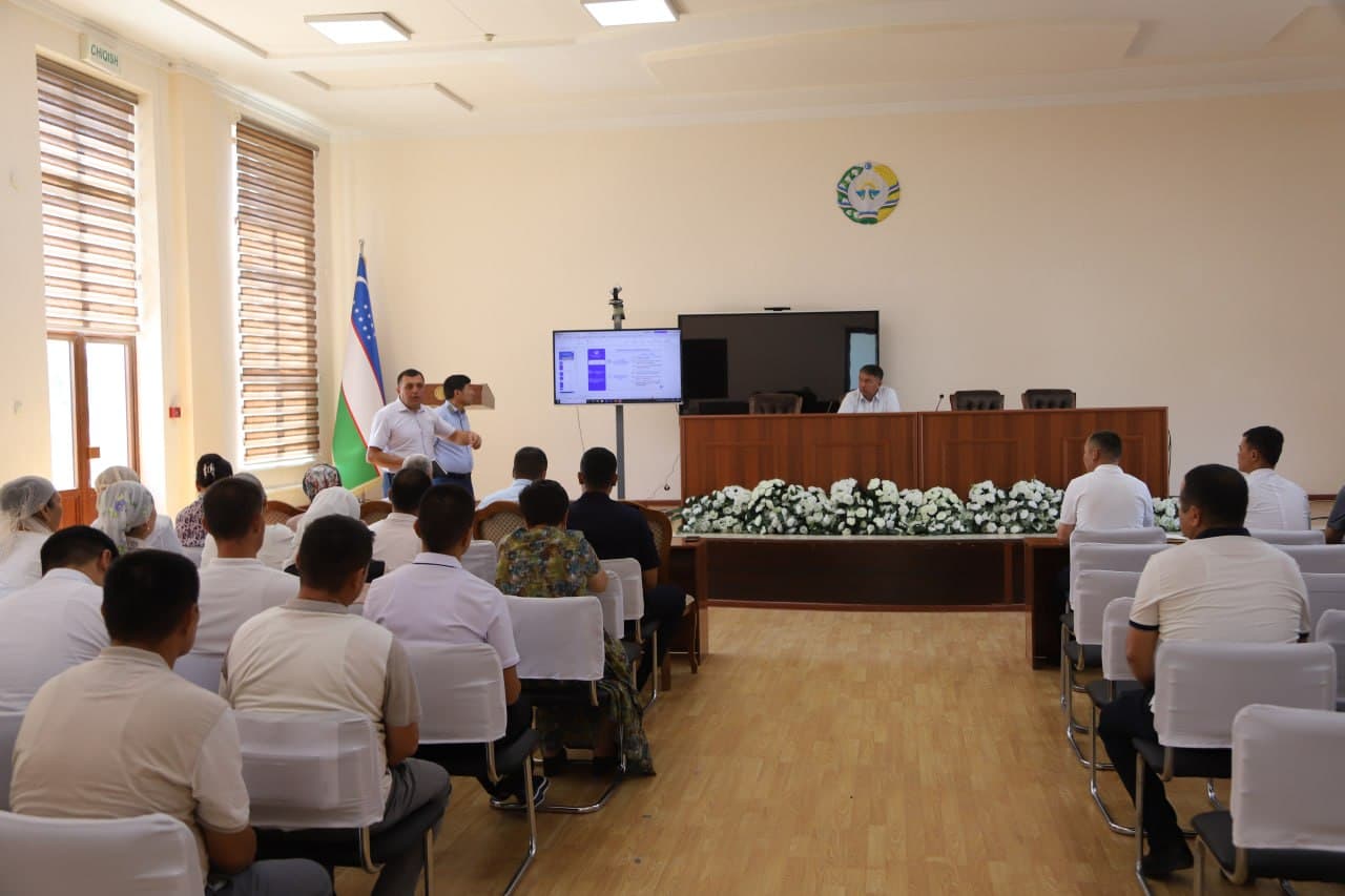 Tomdi tumanida tadbirkorlar bilan o‘quv-seminar va ochiq muloqot o‘tkazildi