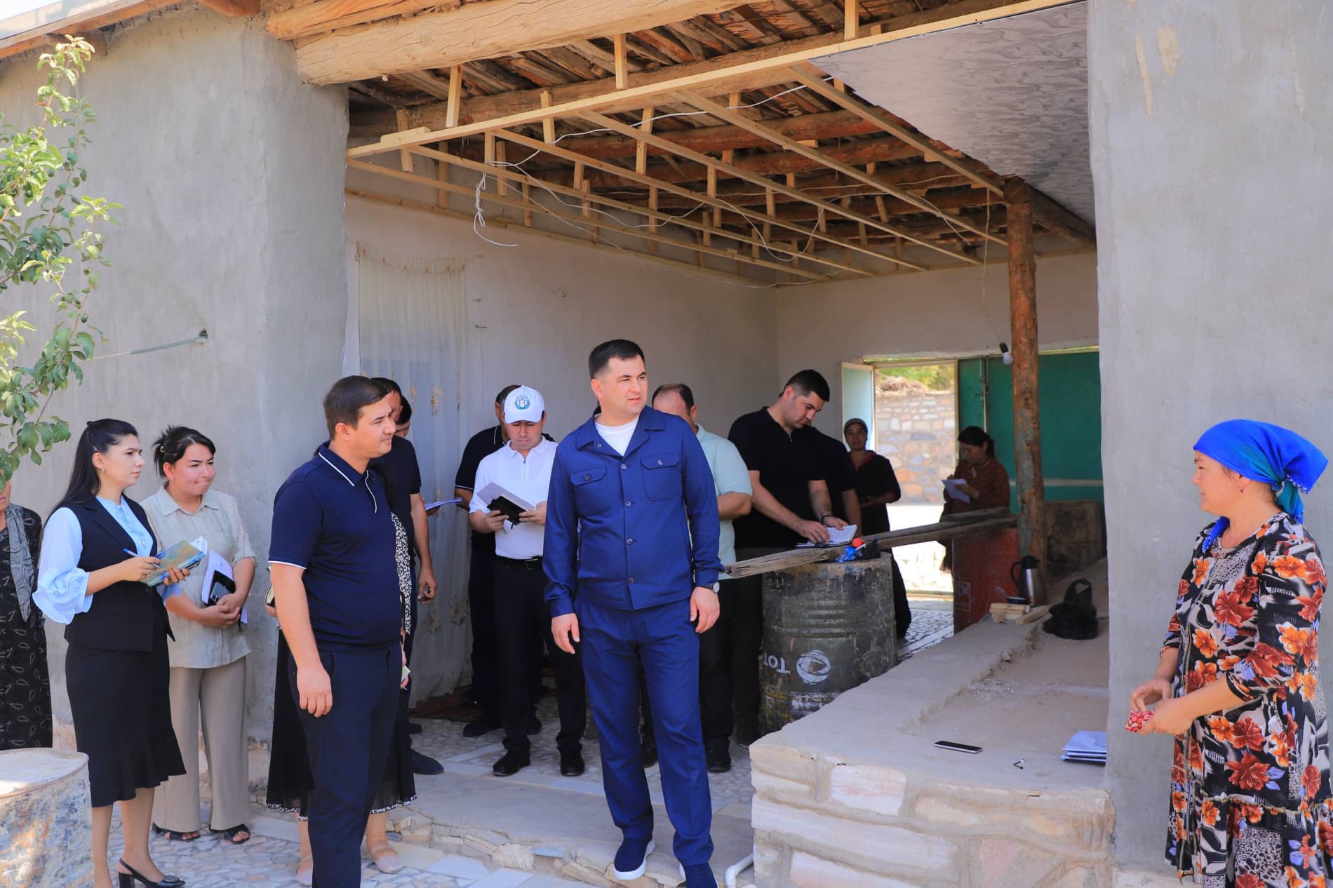 XONADONLARDA AHOLI BANDLIGI VA DAROMAD MANBALARI O‘RGANILDI