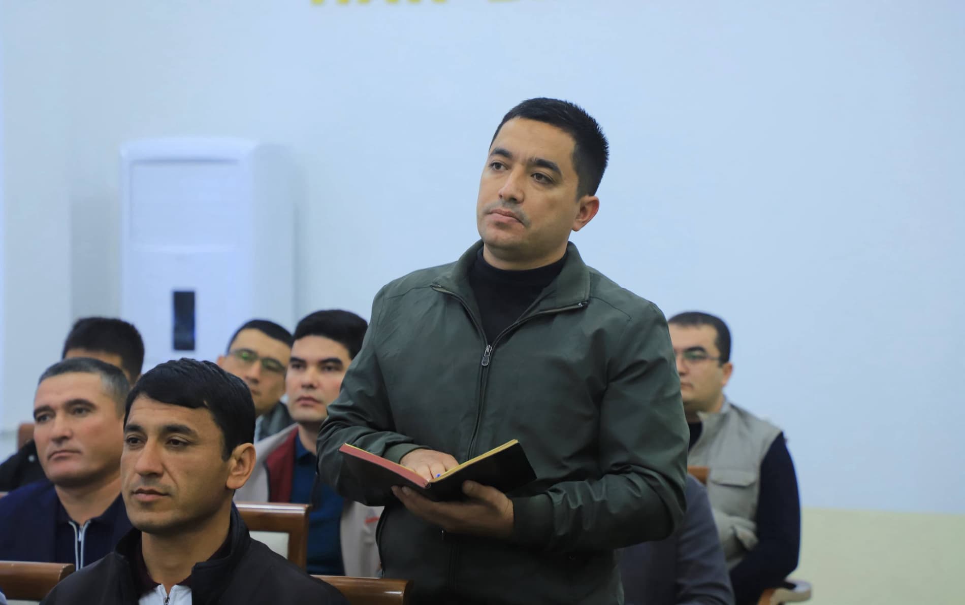 G’ozg’on shahar hokimi Nurali Jo’rayev rahbarligida navbatdagi apparat yig‘ilishi o‘tkazildi.