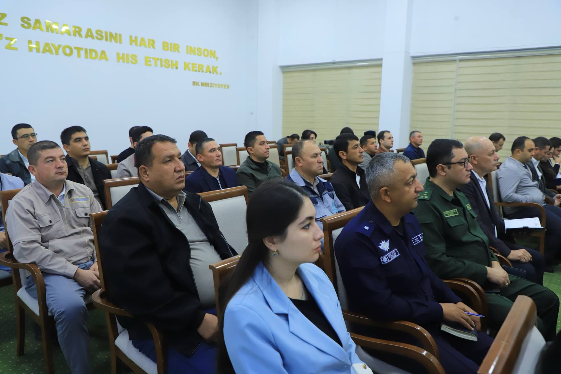 G’ozg’on shahar hokimi Nurali Jo’rayev rahbarligida navbatdagi apparat yig‘ilishi o‘tkazildi.