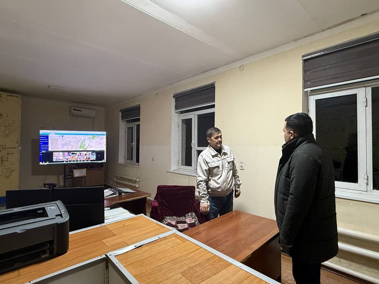 HOKIM FUQAROLAR QO'NG'IROQLARINI QABUL QILDI