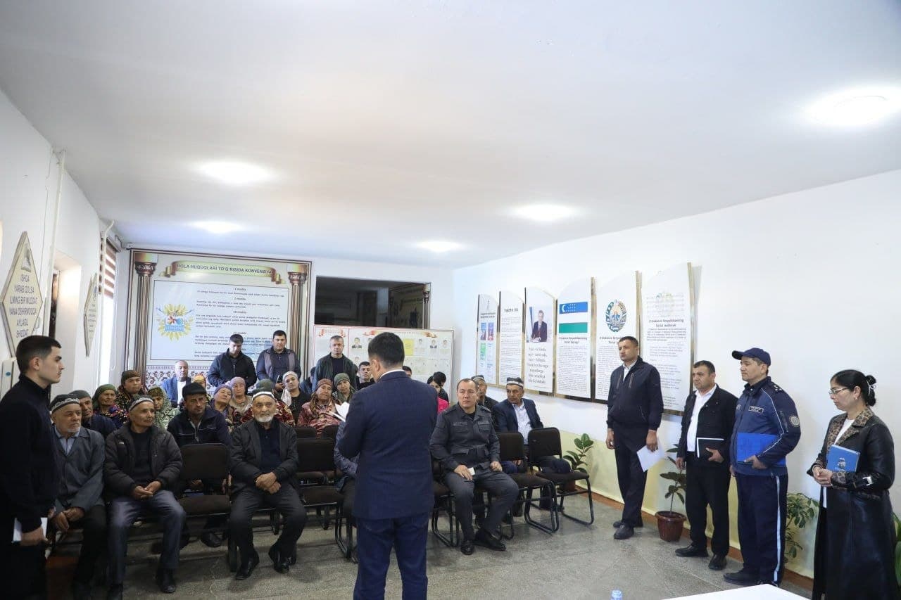 TUMAN HOKIMI HAFQORIYON MAHALLASI AHOLISI BILAN UCHRASHDI