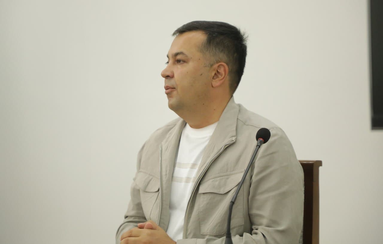 TUMAN HOKIMI MAHALLA RAISLARI BILAN UCHRASHDI