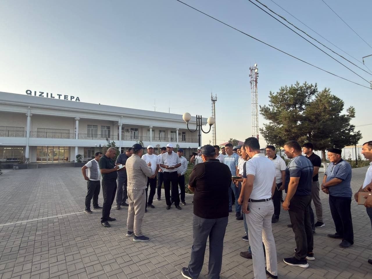 TEMIR YO‘LLAR ATROFI KO‘ZDAN KECHIRILDI