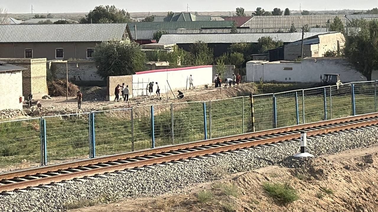TEMIR YO‘LLAR ATROFI KO‘ZDAN KECHIRILDI