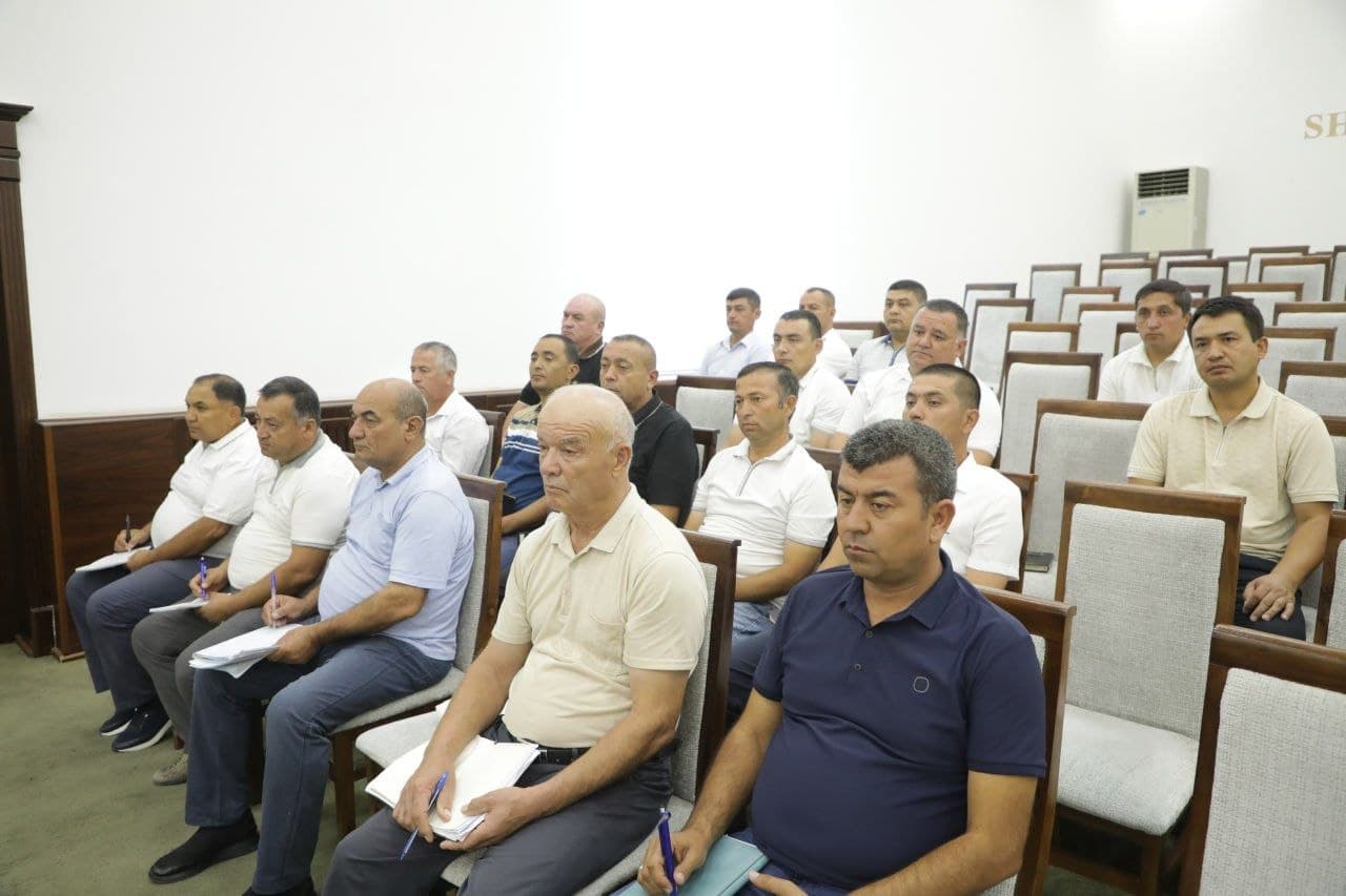 TUMAN HOKIMI VA VILOYAT HOKIMI O'RINBOSARI RAHBARLAR BILAN UCHRASHDI