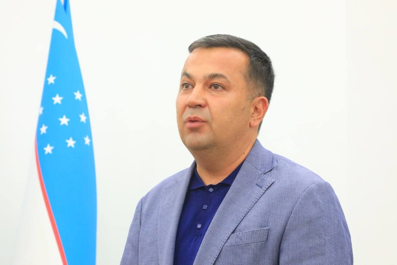 TUMAN HOKIMI TADBIRKORLAR BILAN UCHRASHDI