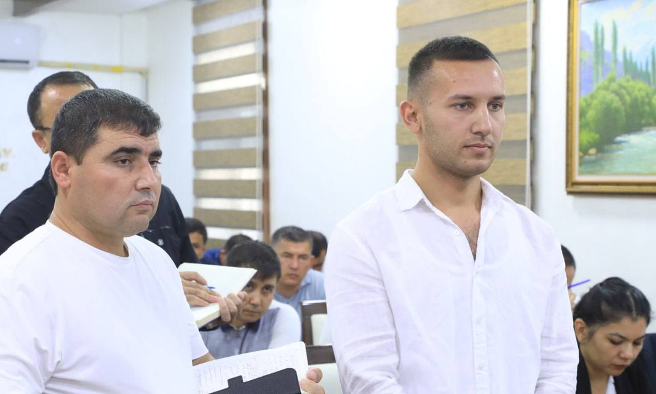 TUMAN HOKIMI YOSHLAR BILAN UCHRASHDI