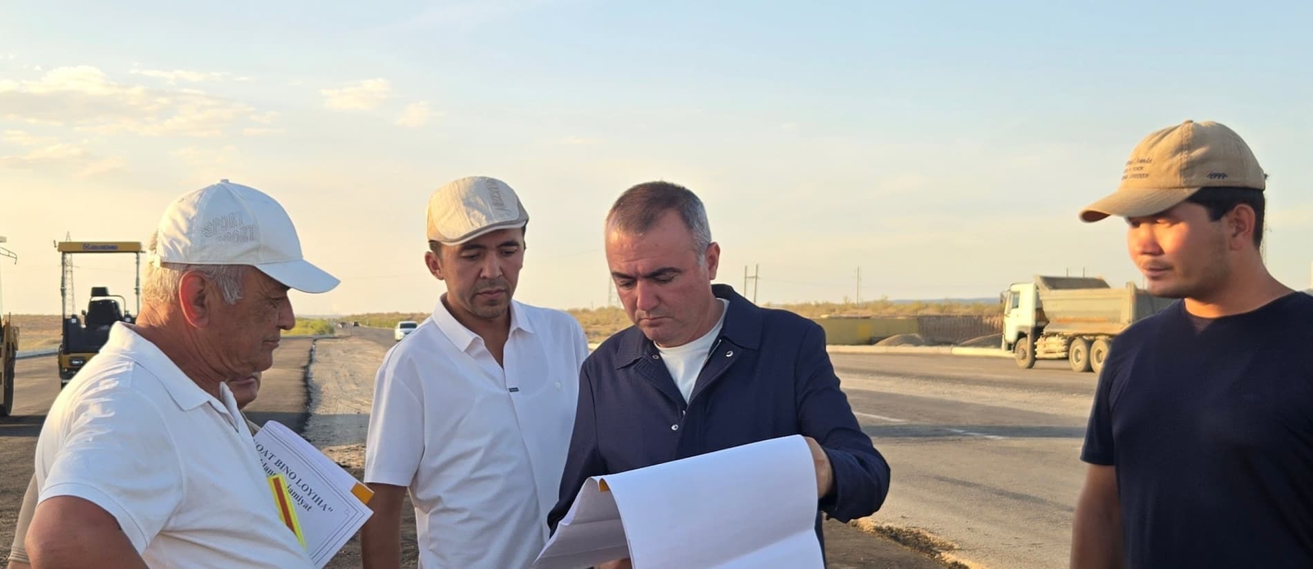 Konimex tumanidan o'tuvchi A-379 avtomagistral yo‘li bo‘yida xizmat ko‘rsatish korxonalarini rivojlantirish uchun qulay shart-sharoitlar yaratish ishlari olib borilmoqda.