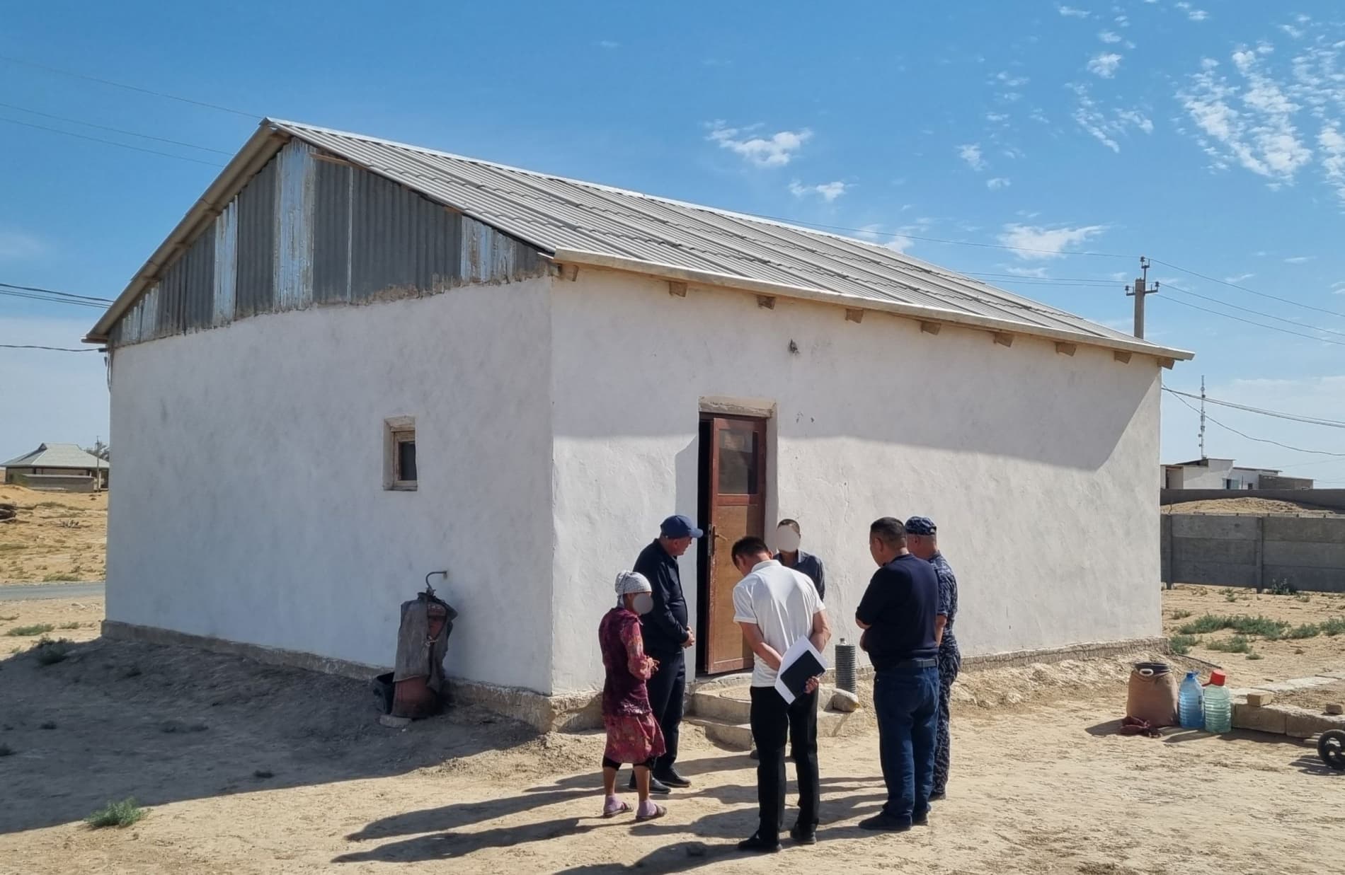 Konimex tumani hokimi Ruslan Ro'ziyev chegaraoldi hudud- "Boymurod" ovul fuqarolar yig'inida bo‘lib, ovul faollari bilan uchrashdi.