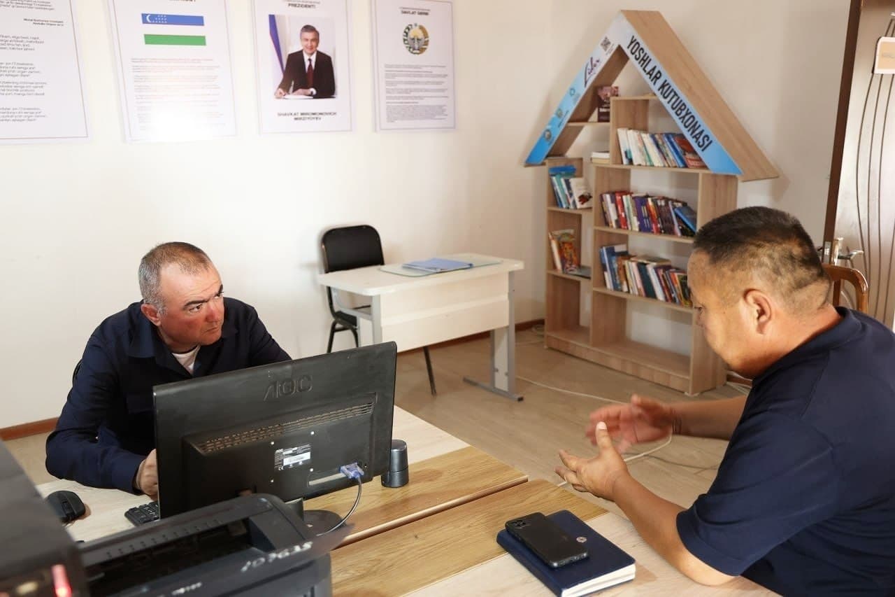 Konimex tumani hokimi Ruslan Ro'ziyev chegaraoldi hudud- "Boymurod" ovul fuqarolar yig'inida bo‘lib, ovul faollari bilan uchrashdi.