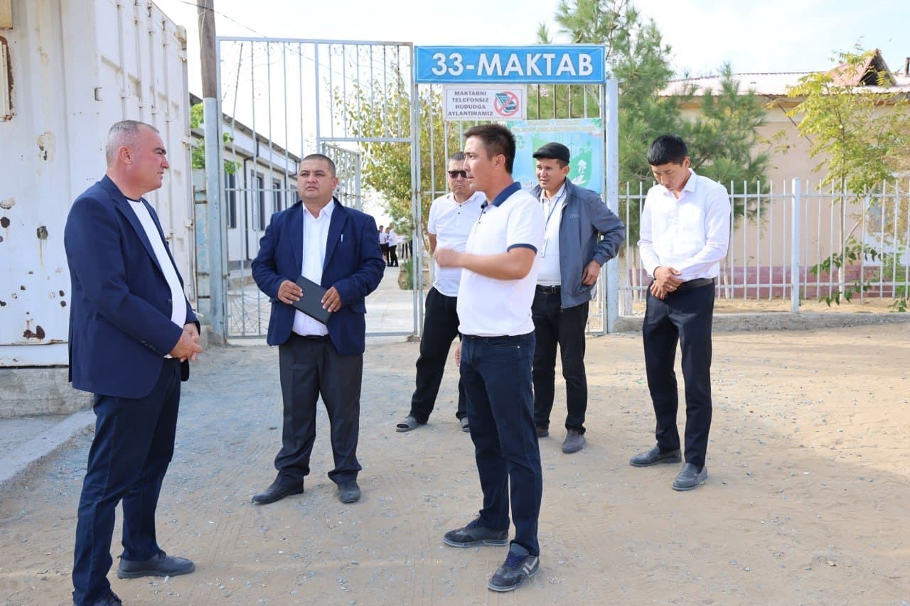 Konimex tumani hokimi Ruslan Ro‘ziyev chegaraoldi hududda joylashgan “Boymurod” ovul fuqarolar yig‘inining “Qosquduq” ovulidagi 33-sonli umumiy o‘rta ta’lim maktabida bo‘ldi.