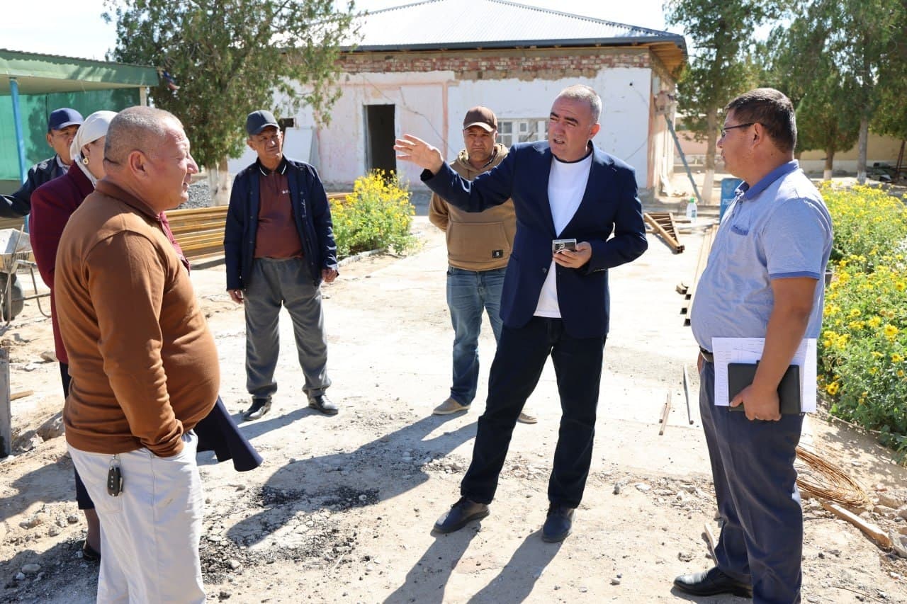 Tuman hokimi Ruslan Ro‘ziyev “Yangiqazg‘an” ovulida joylashgan 4-sonli maktabgacha ta’lim tashkilotida bo‘lib, muassasani zamonaviy qiyofaga keltirish va ta’mirlash loyihasi bilan tanishdi.