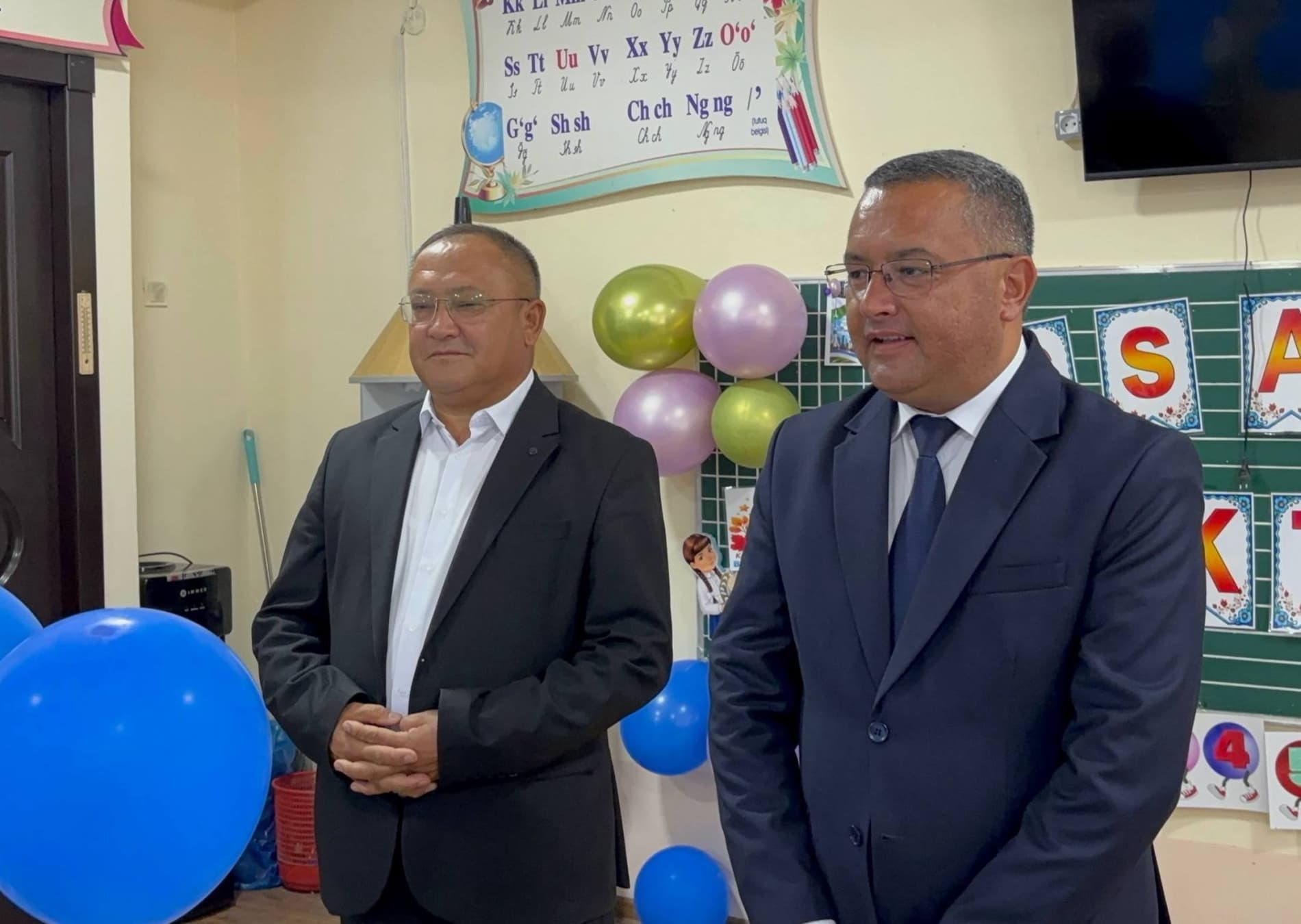XORIJIY MUTAXASSIS BILAN MULOQOT VA BIRINCHI SINF O‘QUVCHILARI BILAN UCHRASHUV