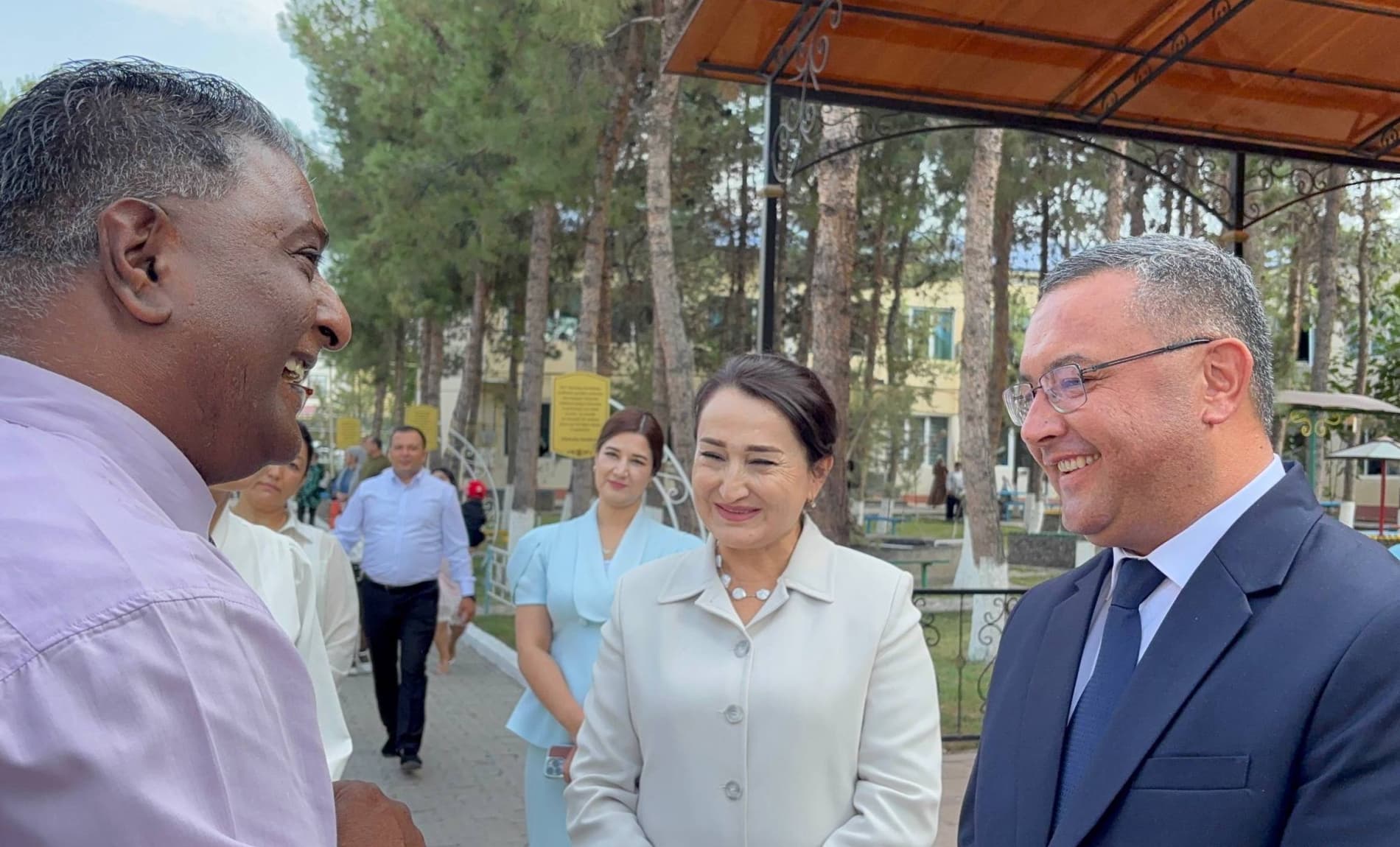 XORIJIY MUTAXASSIS BILAN MULOQOT VA BIRINCHI SINF O‘QUVCHILARI BILAN UCHRASHUV