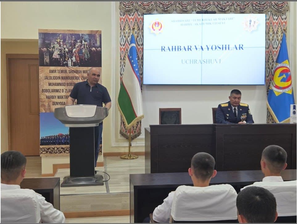 “Temurbeklar maktabi”da rahbar va yoshlar uchrashuvi