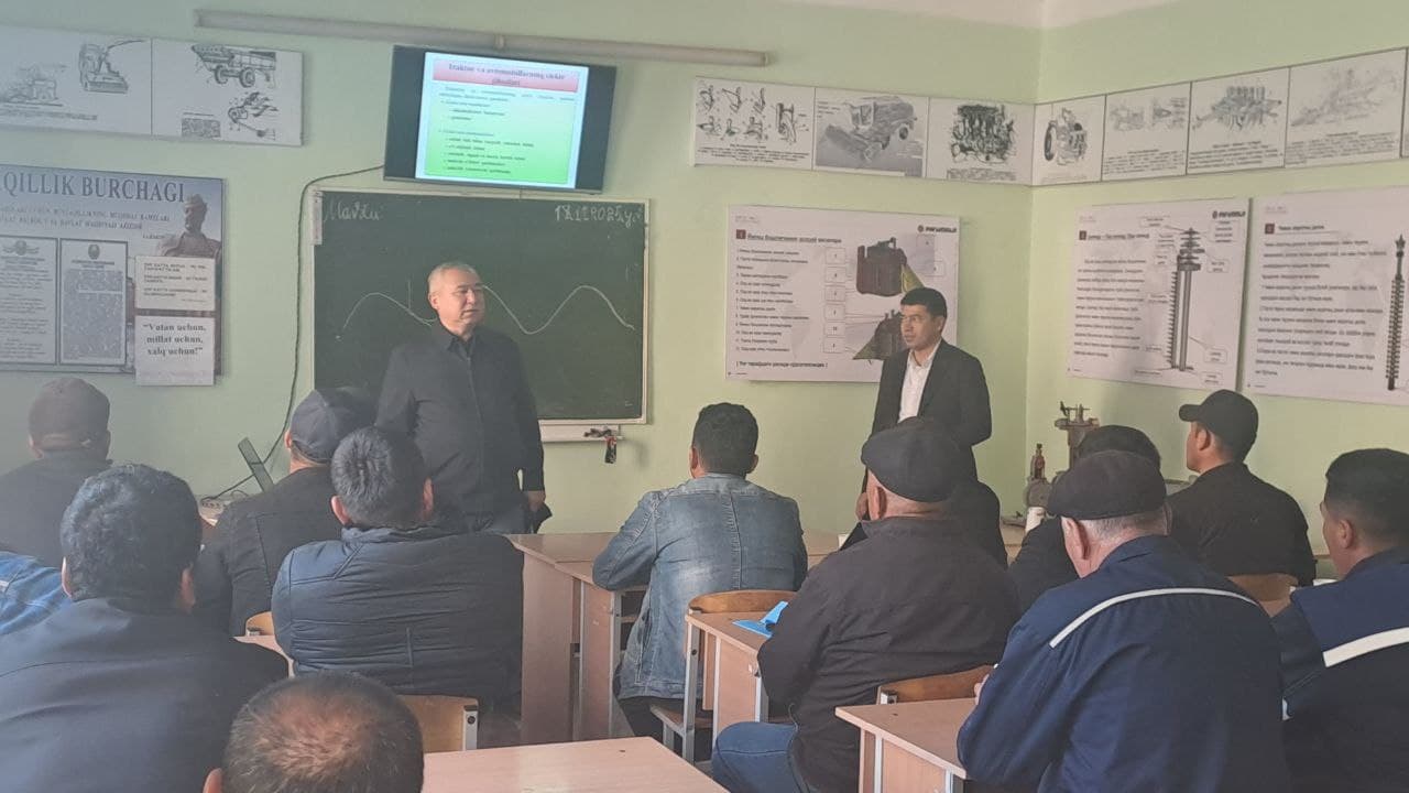 Paxta terimi sifatini oshiruvchi omil: mexanizatorlar amaliy mashg‘ulotlarda yangi bilimlarga ega bo‘lishmoqda