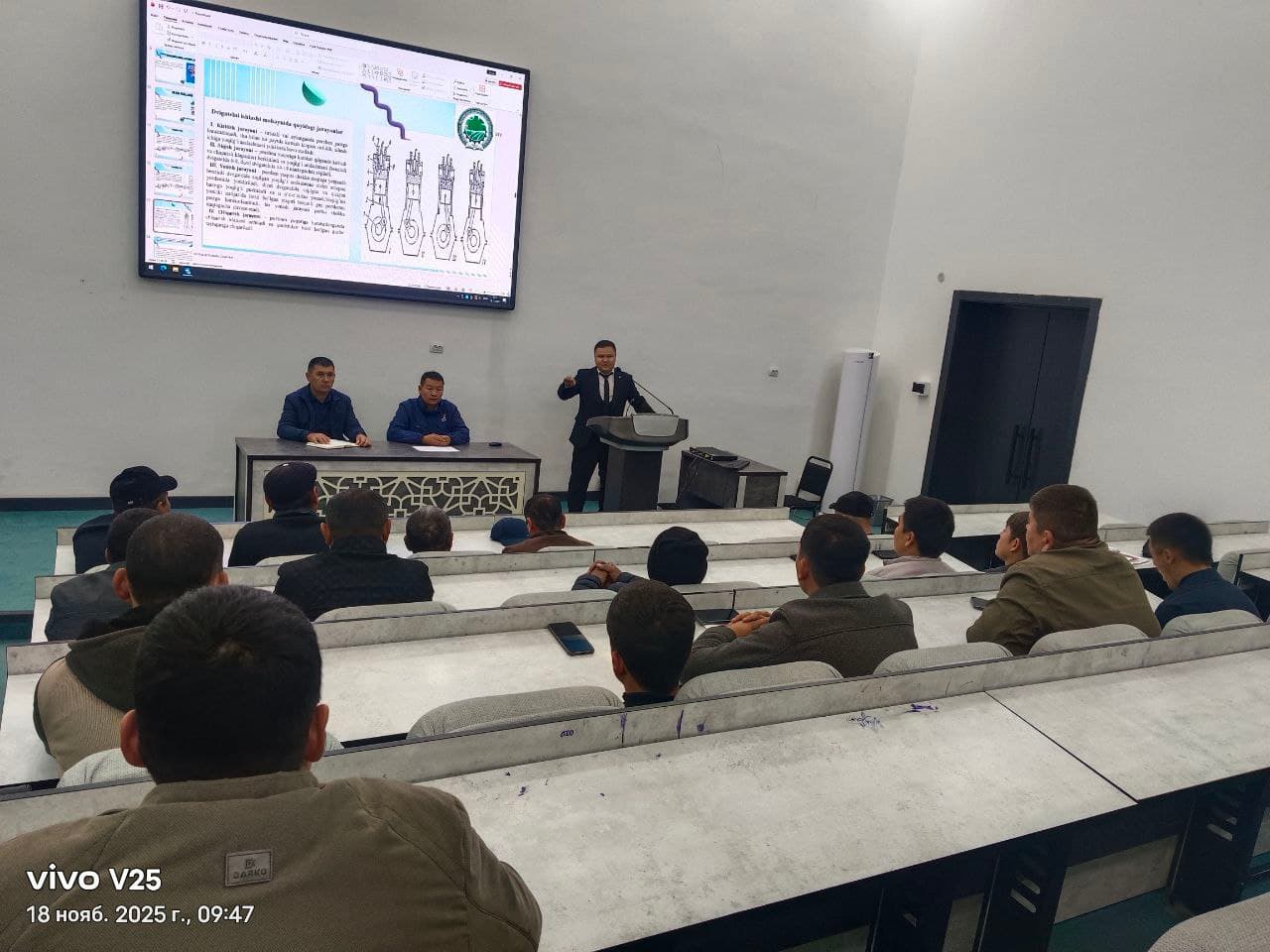 Paxta terimi sifatini oshiruvchi omil: mexanizatorlar amaliy mashg‘ulotlarda yangi bilimlarga ega bo‘lishmoqda