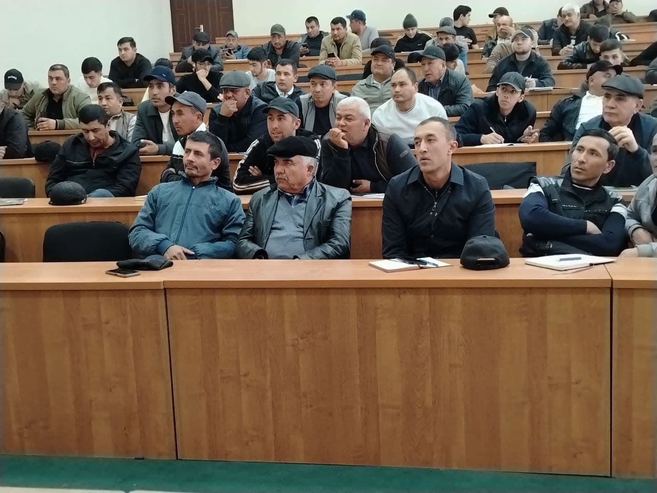 Paxta terimi sifatini oshiruvchi omil: mexanizatorlar amaliy mashg‘ulotlarda yangi bilimlarga ega bo‘lishmoqda