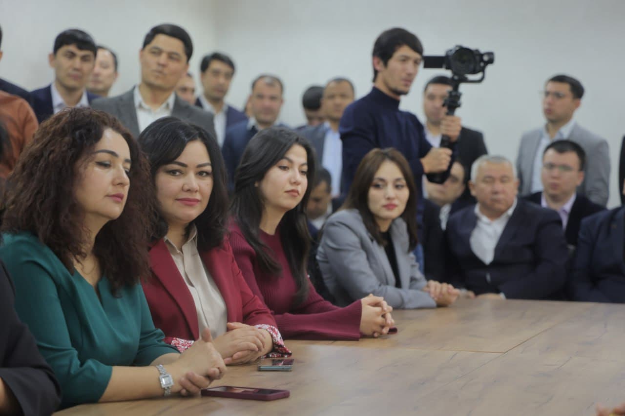 Наши женщины — яркий символ развития страны