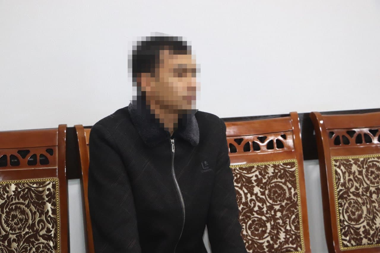 Tuman hokimi ishsiz va otaliqqa olingan yoshlar bilan uchrashdi
