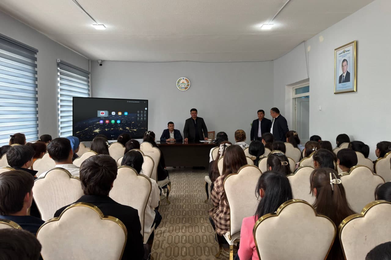 Yoshlar bilan uchrashuv