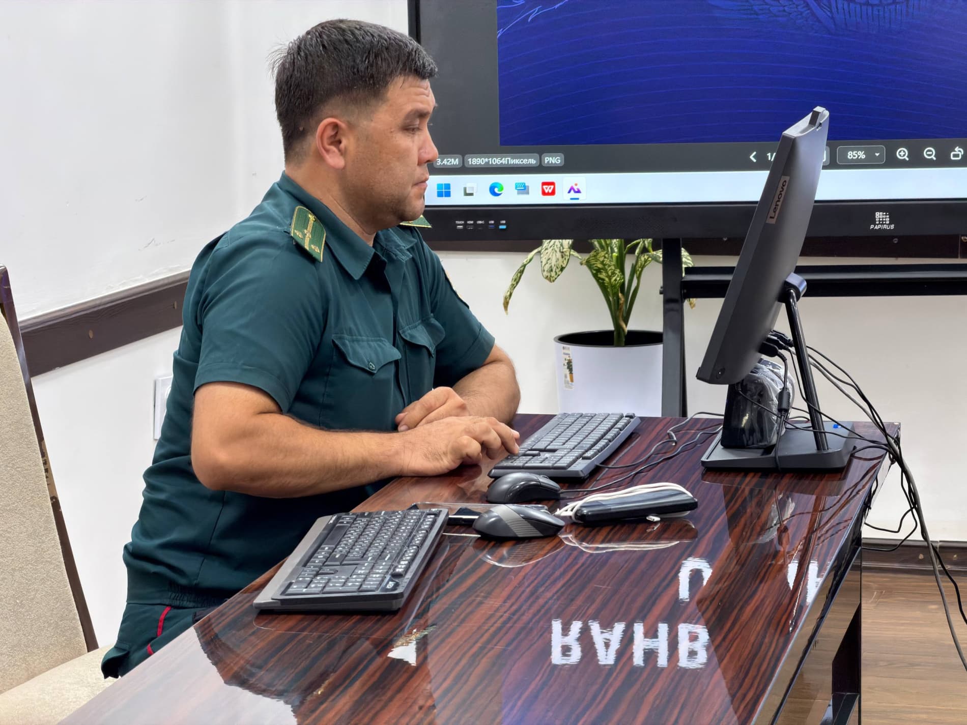 Yoshlar bilan manzilli ishlashga qaratilgan uchrashuv o‘tkazildi