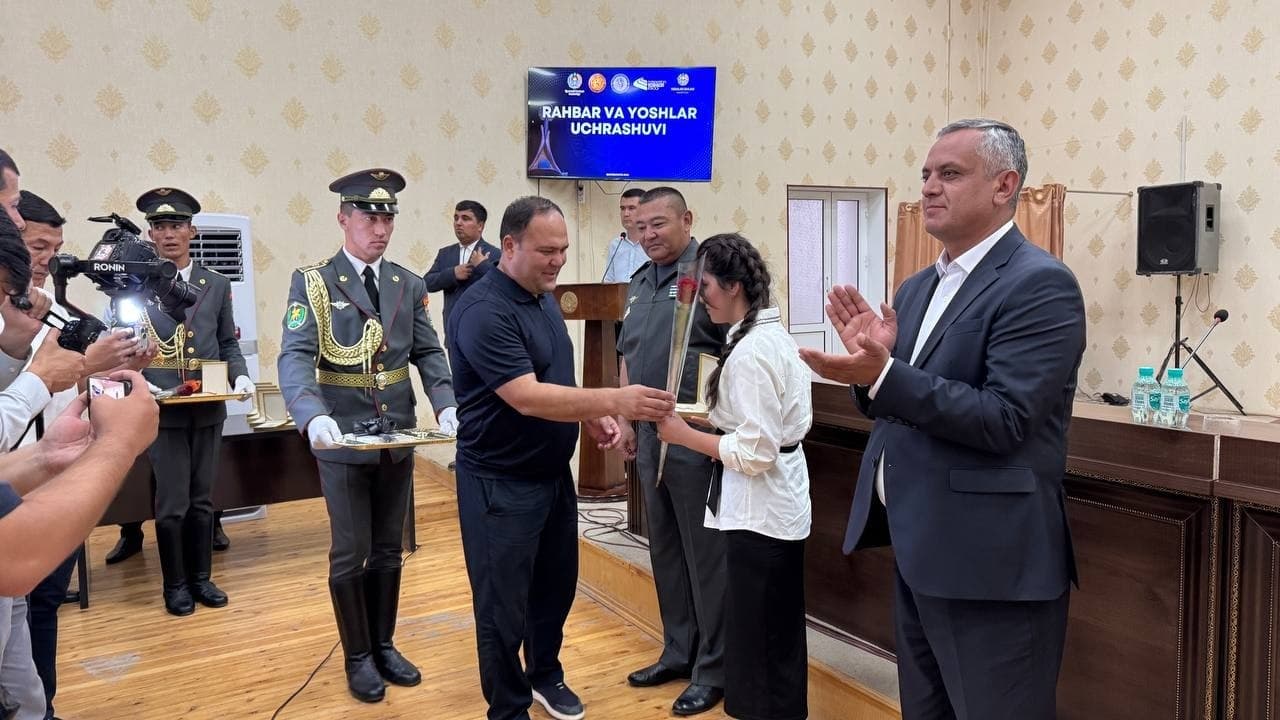 “Rahbar va yoshlar” uchrashuvi bo‘lib o‘tmoqda
