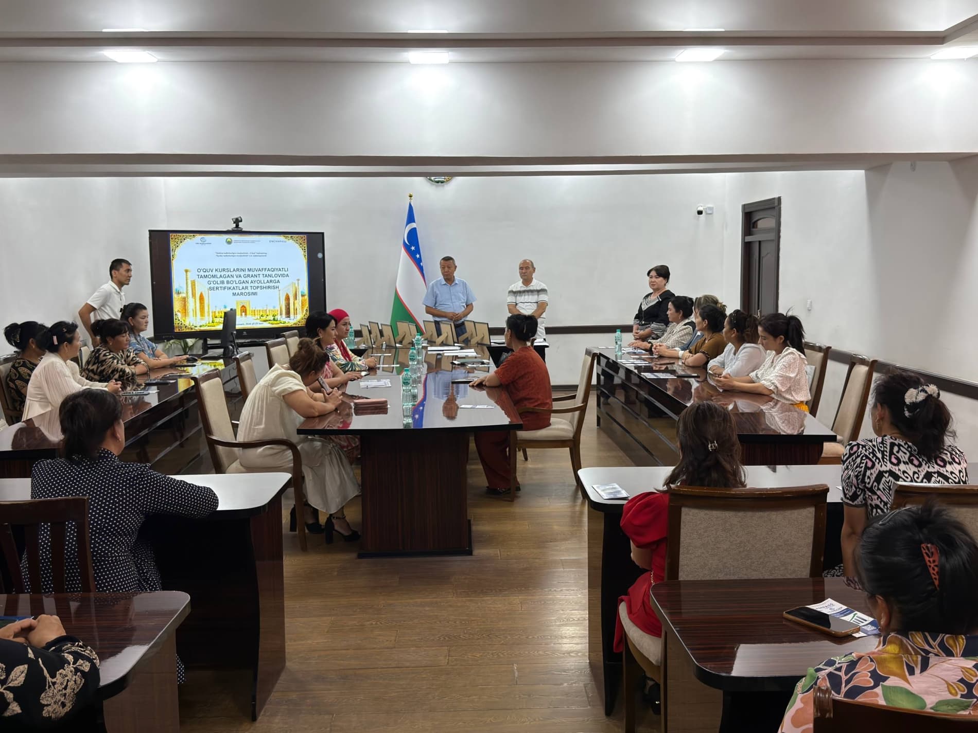 XOTIN-QIZLARGA SERTIFIKAT VA GRANTLAR TOPSHIRILDI