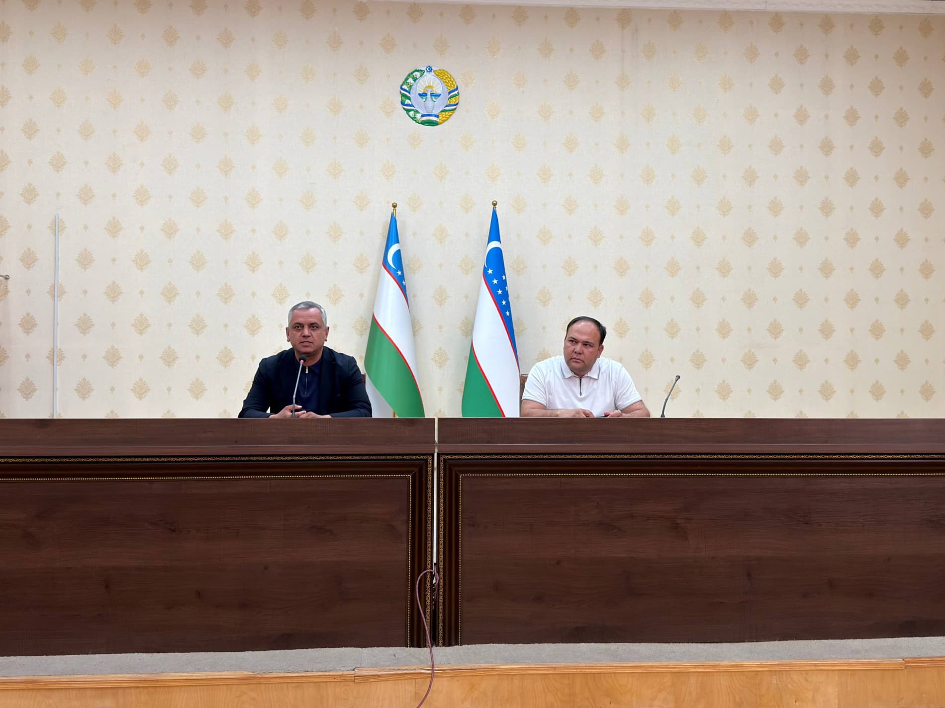 Qamashi tumani hokimi oliy ta'lim muassasalari bitiruvchilari bilan uchrashdi