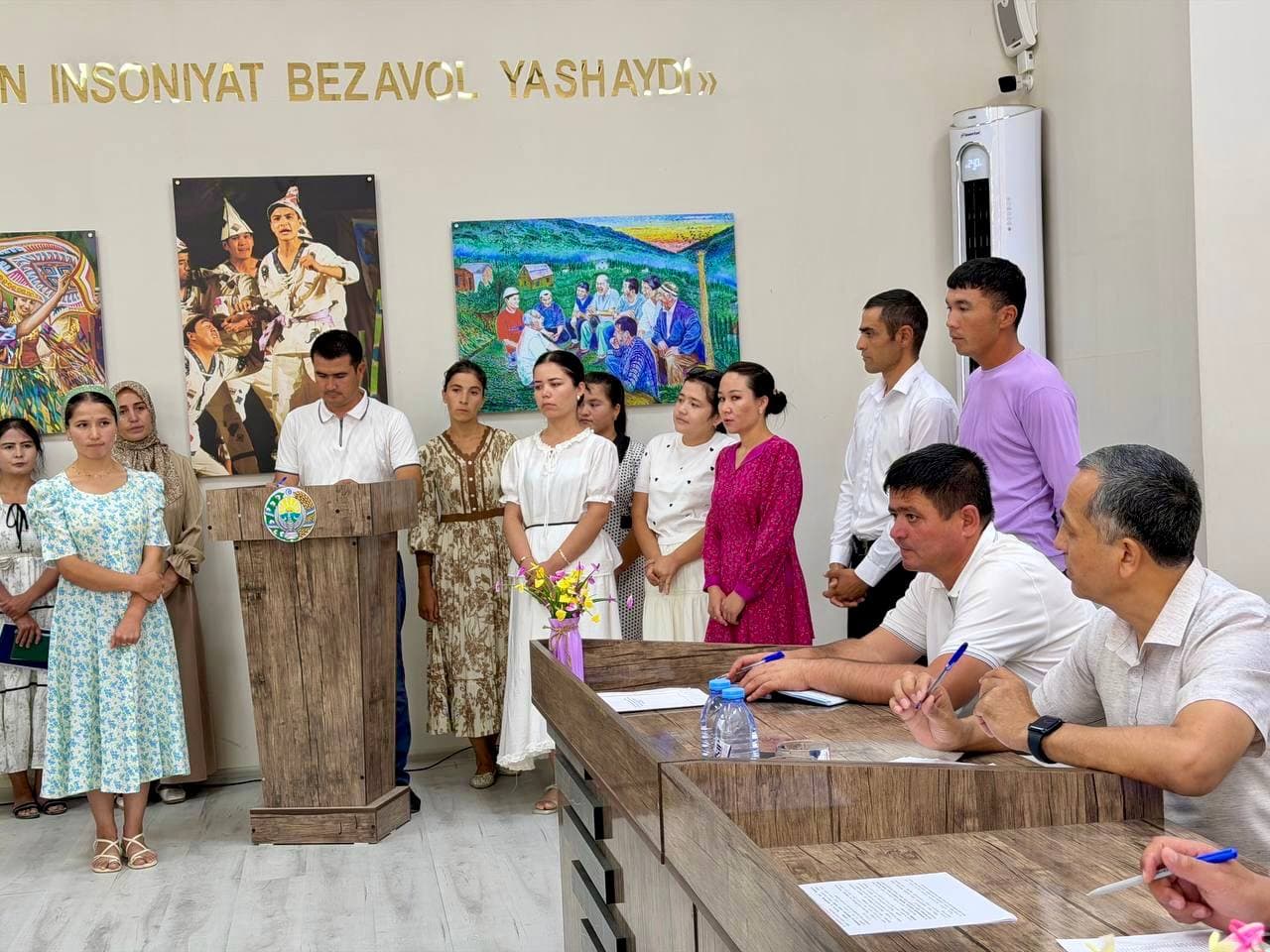 Qamashi tumanida bitiruvchi yoshlar ishtirokida “Rahbar va yoshlar” ochiq muloqoti tashkil etildi