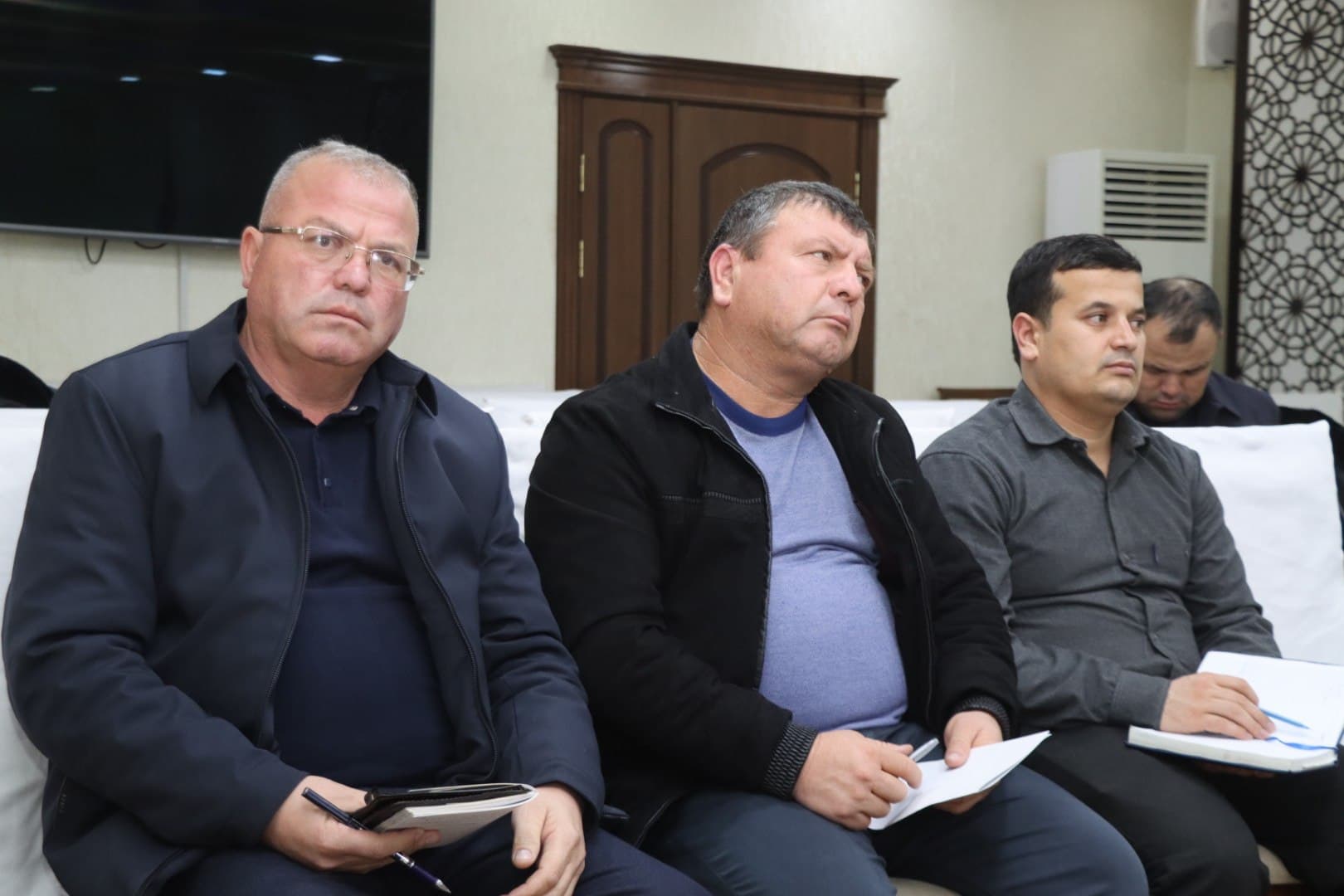 Kasbi tumani hokimi chet eldagi yoshlar bilan onlayn muloqot olib bordi