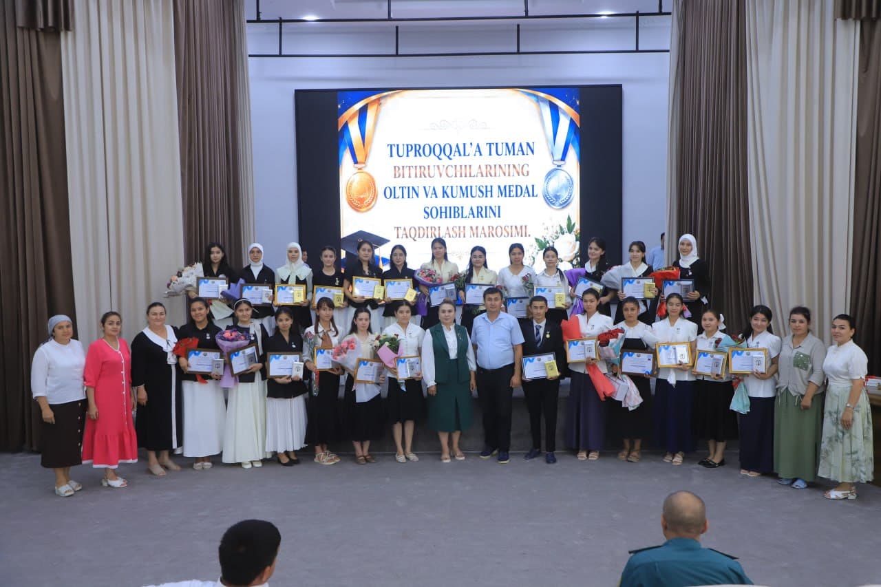 Bitiruvchilarga oltin va kumush medallar topshirildi