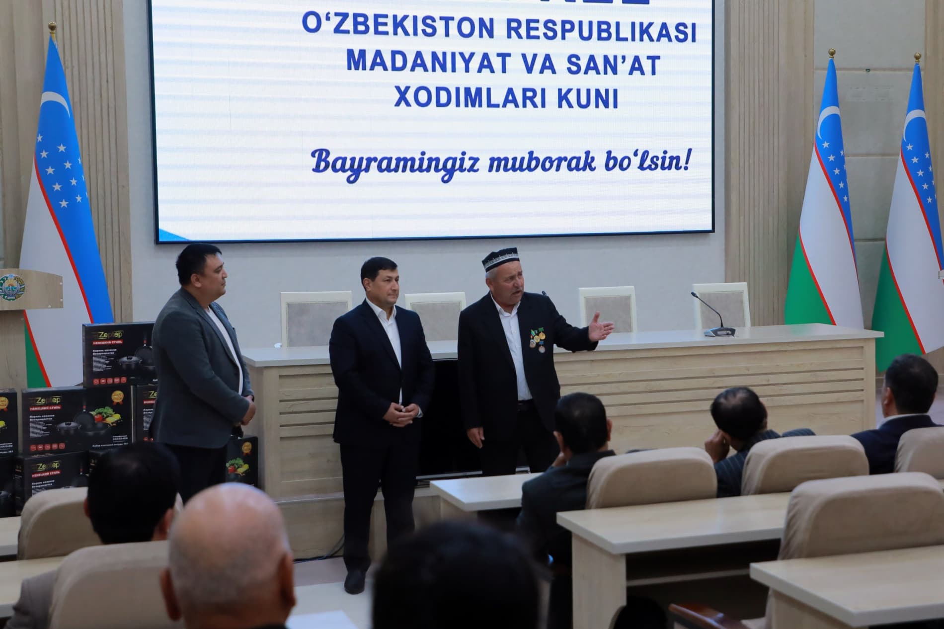 15 Aprel “Madaniyat va san’at xodimlari kuni” munosabati bilan soha vakillarining mehnati e’tirof etildi.